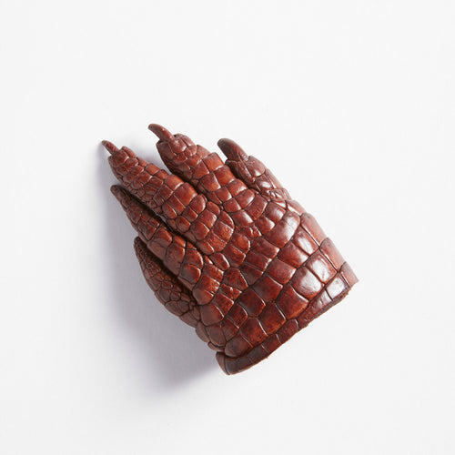 Crocodile Leather Claw Magnet