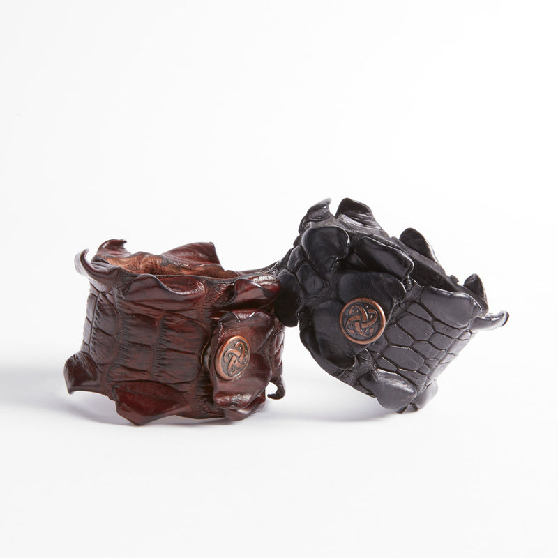 Pulsera gruesa de piel de cocodrilo
